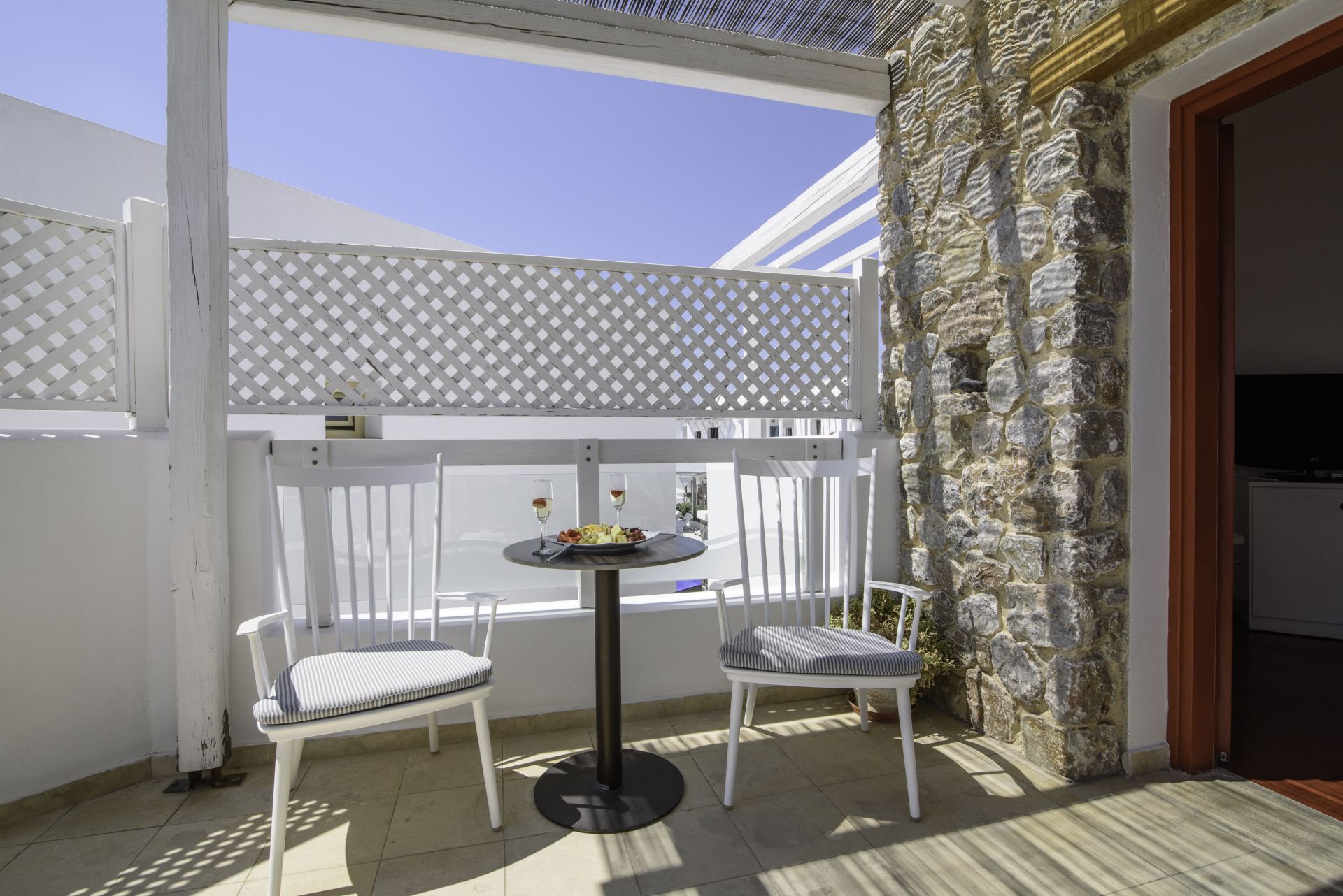 59e1ce35554506f87872c224-large