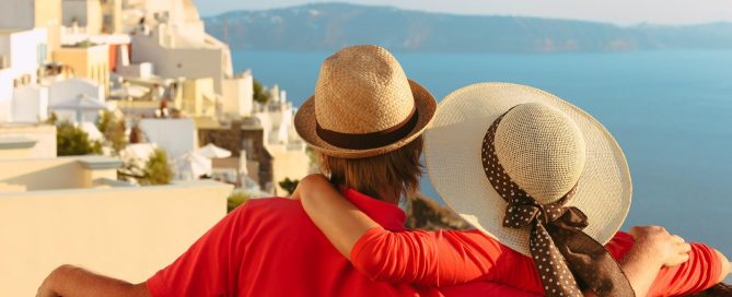 How to prepare properly for your holidays in Santorini